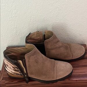 Women’s Sorel Major Tan Suede Ankle Boots